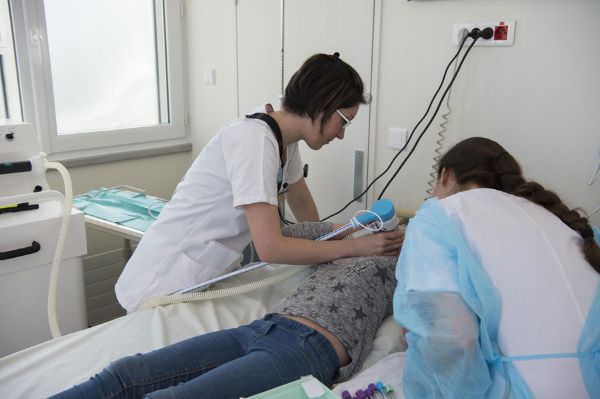 Administration de Meopa à un enfant lors d’un soin