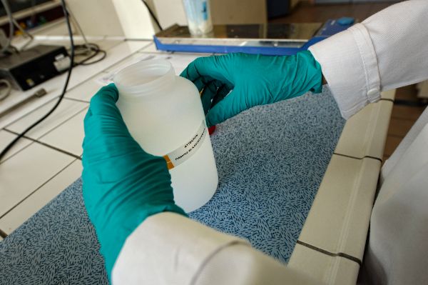 Étiquette précisant la présence de nanomatériaux