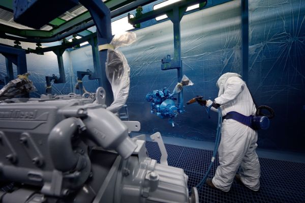 cabine de peinture avec aspiration au sol