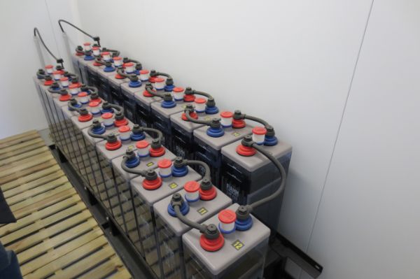 installation de batteries électriques stationnaires