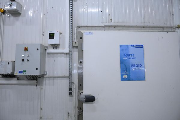 Signalisations des risques à l’entrée d’une chambre froide