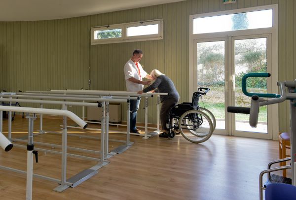 Salle de kinésithérapie dans un EHPAD