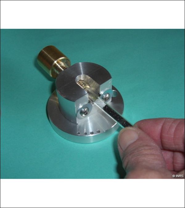 Tomcut, dispositif coupe-tubes de prélèvement dans sa version prototype