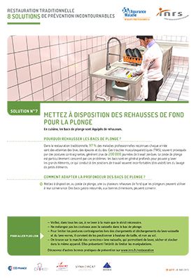 Restauration traditionnelle. Mettre à disposition des plongeurs des rehausses permettant d\'adapter la profondeur des bacs