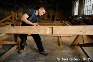 Des risques, y compris dans l&rsquo;utilisation d&rsquo;outils &agrave; main en r&eacute;alisation de charpentes