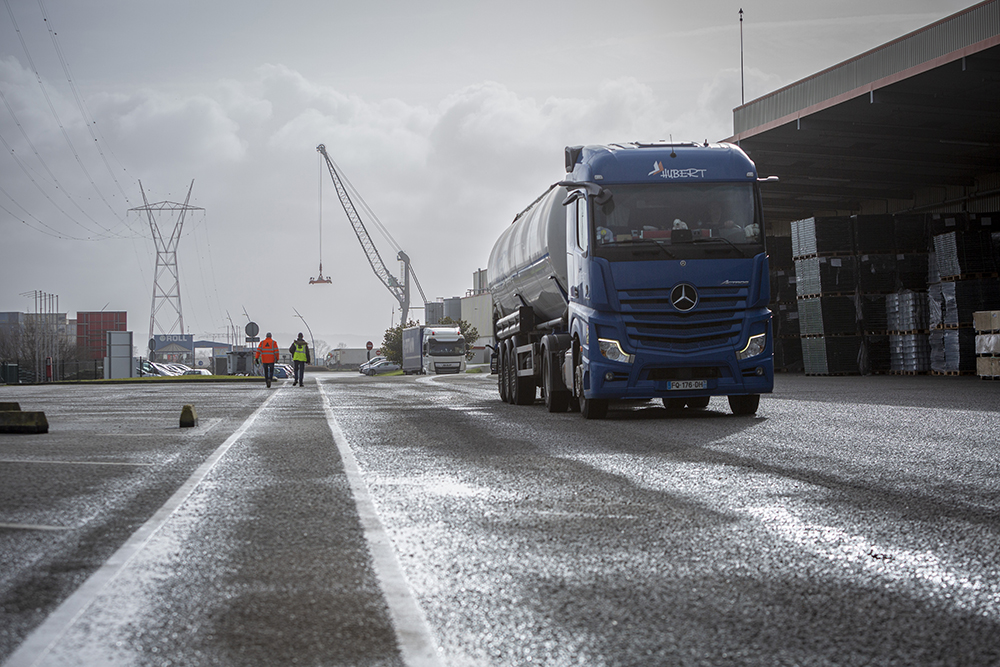 Le froid peut rendre les sols glissants et augmenter les risques de chute ou d’accident de la circulation