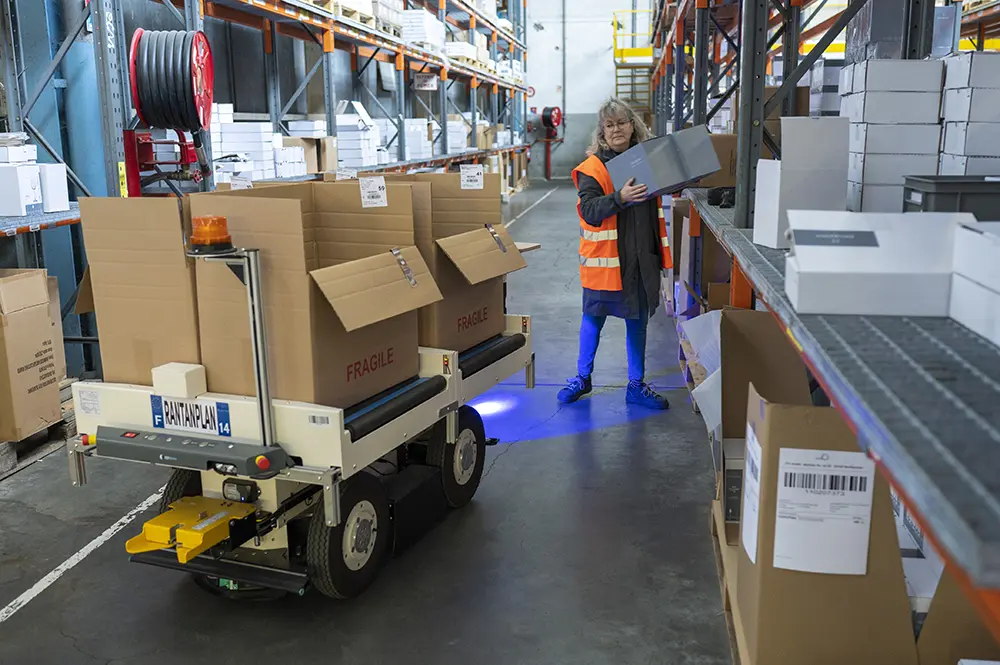 Effibot utilisé pour la préparation de commandes